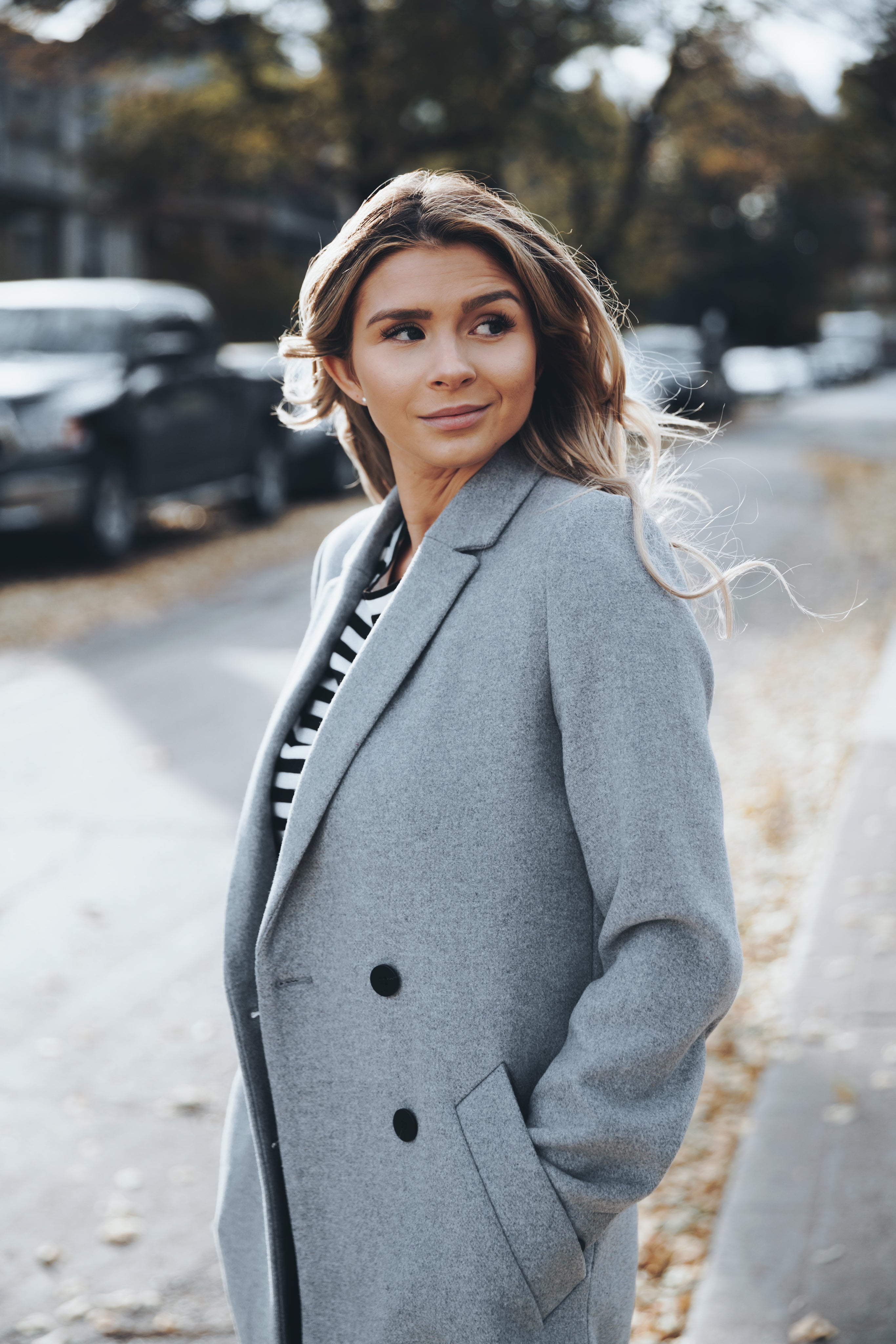 business-woman-walking-in-autumn.jpg